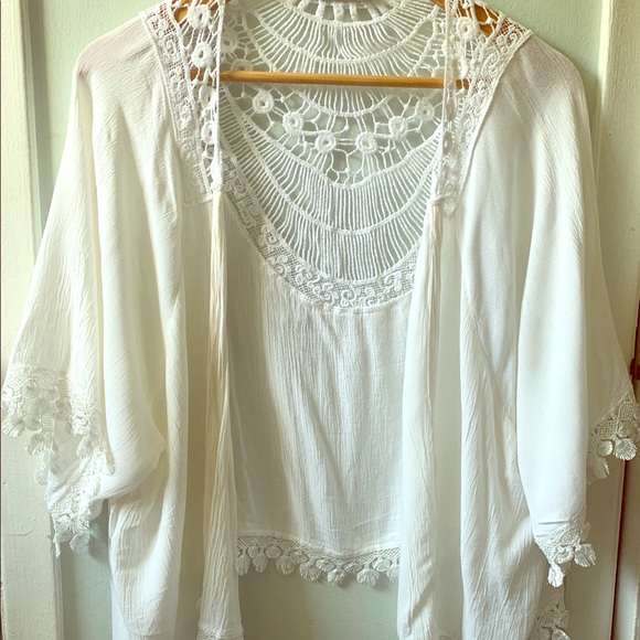 Crochet-Trim Kimono One Size - Picture 2 of 2